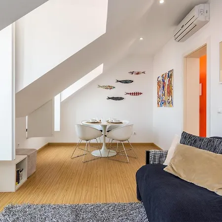 Whome Trigueiros Downtown 1-bed W/ac In Location شقة *