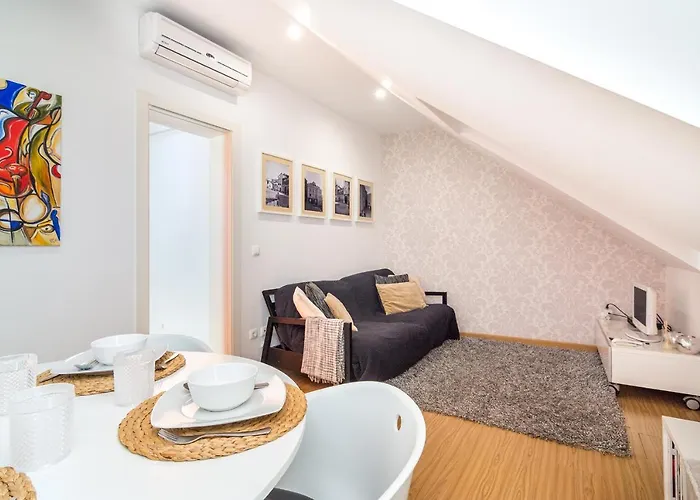 Whome Trigueiros Downtown 1-bed W/ac In Location Lisboa